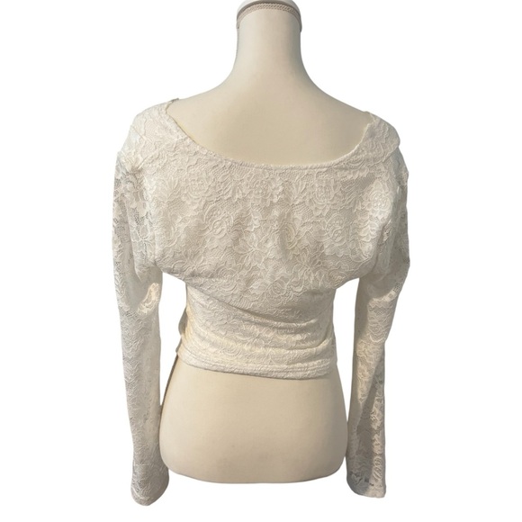 Stylish White Lace Top | Excellent Used Condition - Picture 2 of 8